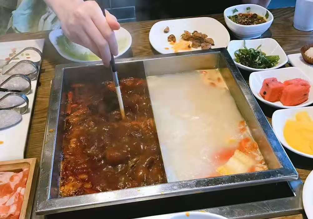 网友初次约会点2万多火锅,初次见面就点2万多的菜合适吗?