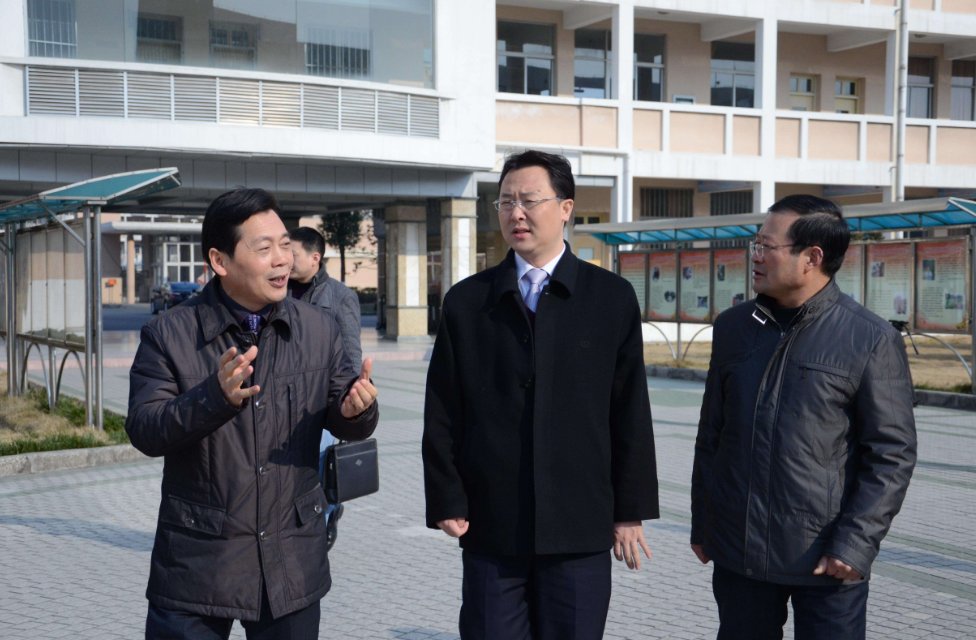 查询泰州市教育局的电话，谁知道的？