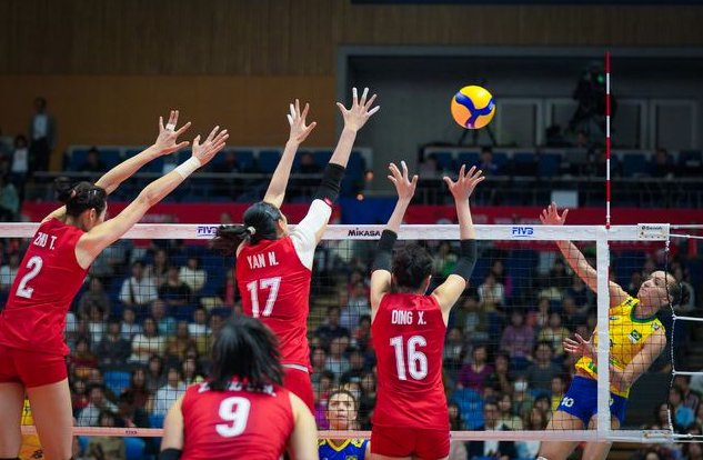 中国女排现任主教练