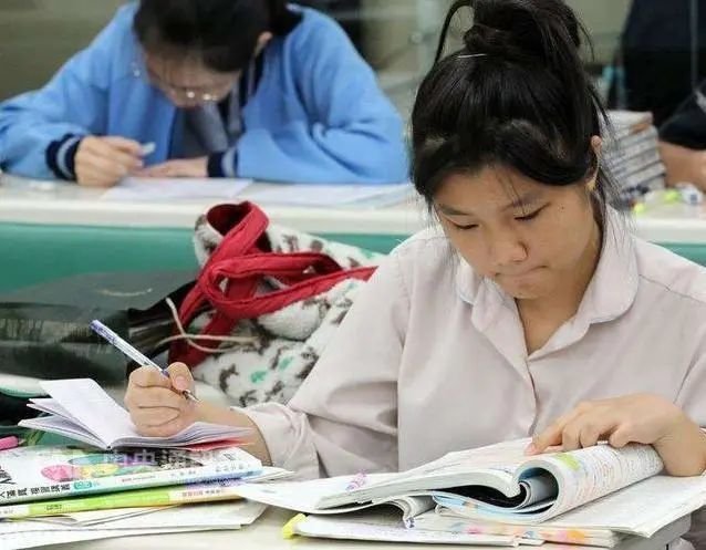 人大代表建议未成年人网游每30分钟刷一次脸,此举可以起到什么作用?