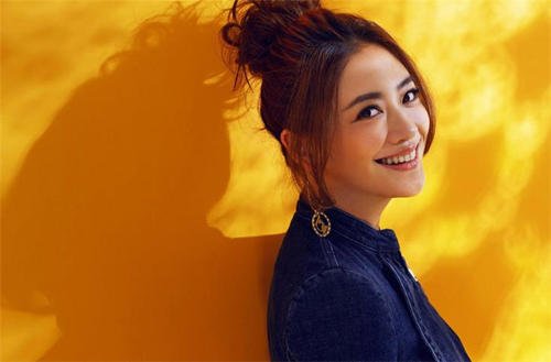 应采儿晒一家四口合照，网友对此有何评价？