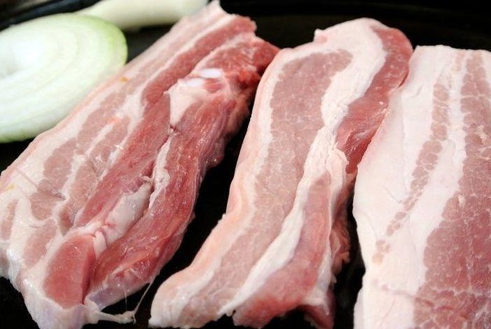 2021年第一次中央储备冻猪肉收储竞价交易2万吨，这对市场有什么影响？