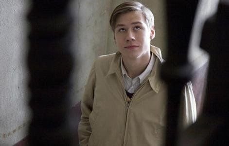 电影《朗读者》主要讲了什么？