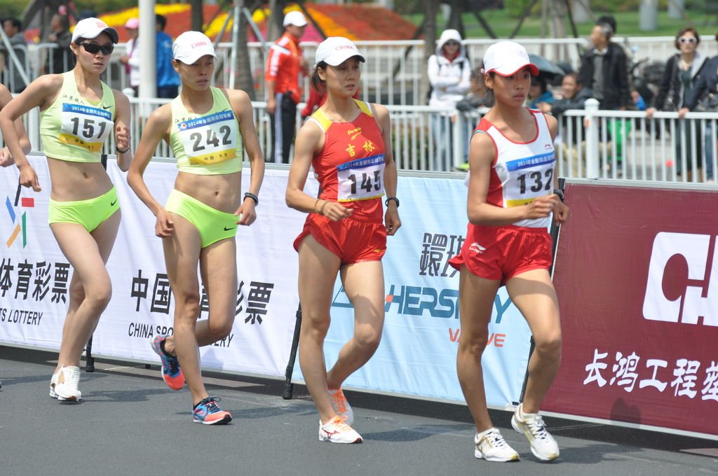 50公里竞走的现代竞走规则规定