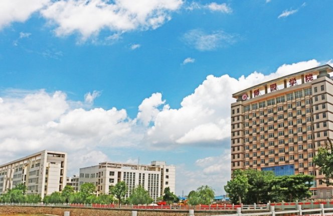 广西师范学院师园学院有几个校区，分别是？