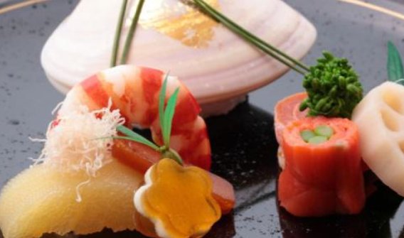 怀石料理什么意思？