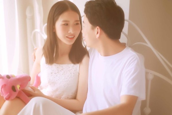 女朋友职场受挫情绪崩溃大哭，我该如何安慰她？