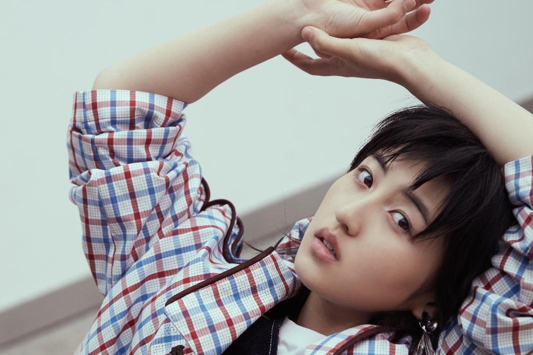 窦靖童罕出席活动，下巴纹身疑似被洗掉，明星的造型有多重要？