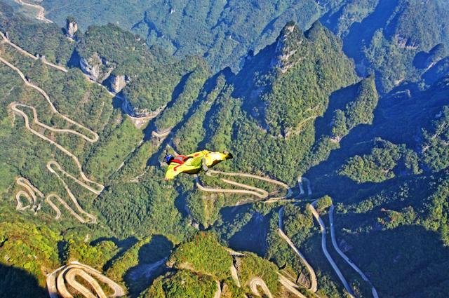 女大学生翼装飞行遇难，这事件是在哪个景区发生的？