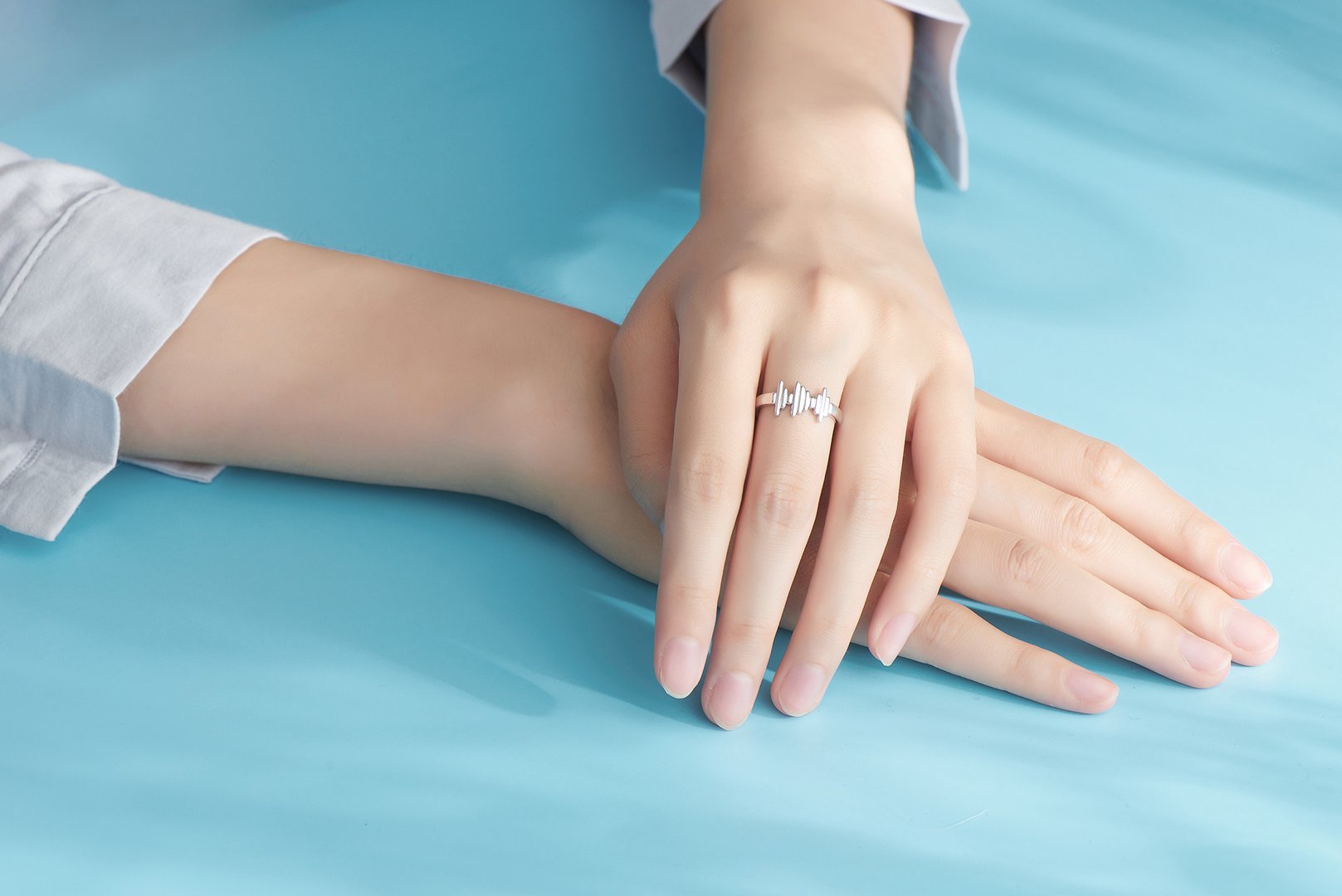 有些人的手心皮非常的粗糙，是哪些原因导致的？