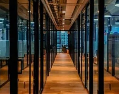 王健林手下万达老将被警方带走,到底出了什么事?