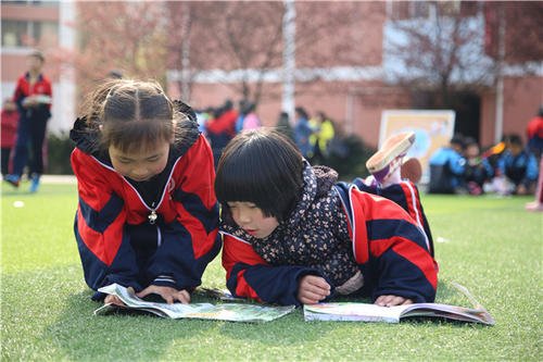 代表建议开发未成年专用手机和网络，这能有效防止未成年人沉迷手机吗？