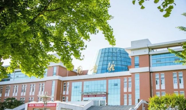 西北农林科技大学有几个图书馆？