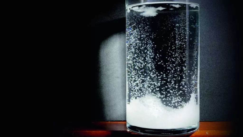 天气瓶的原理是什么？