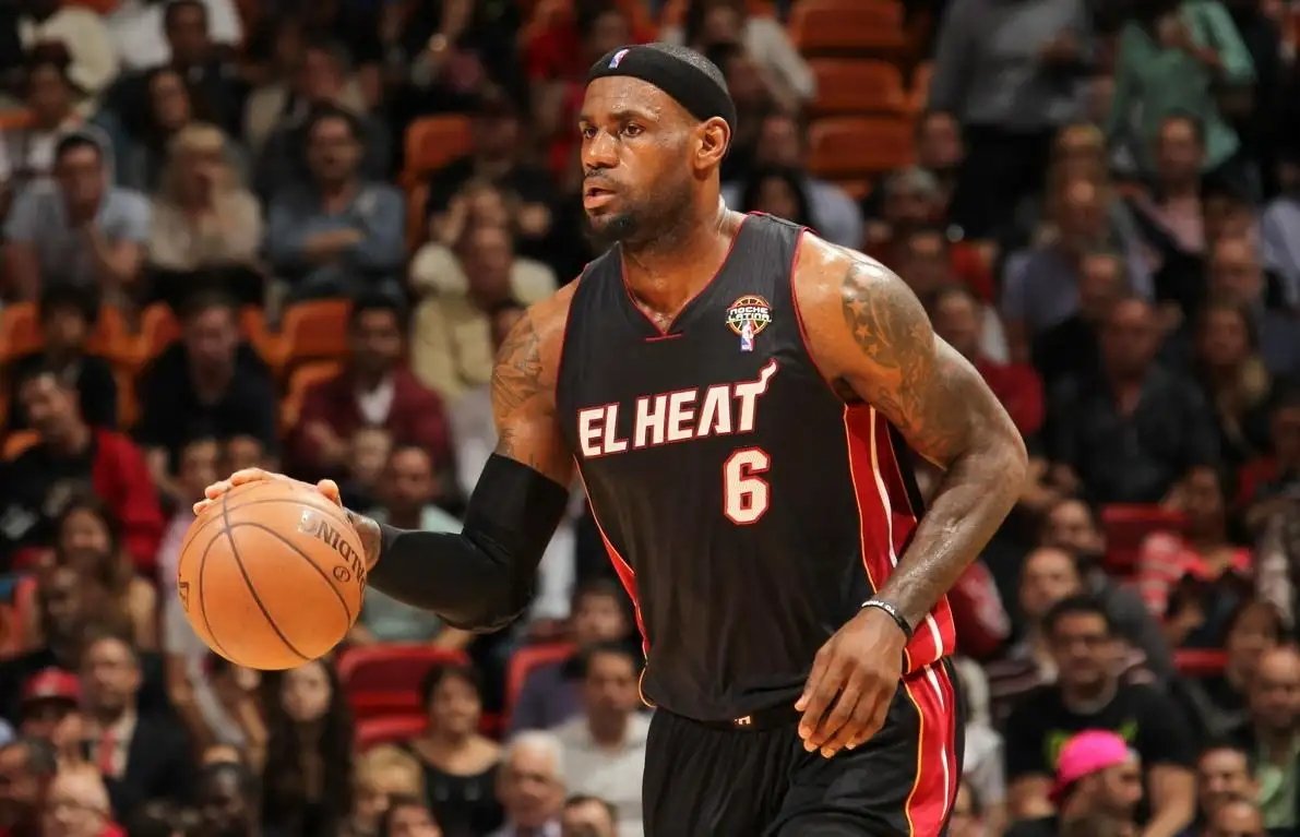 詹姆斯加盟热火迎12周年，他为球队作出了哪些贡献？