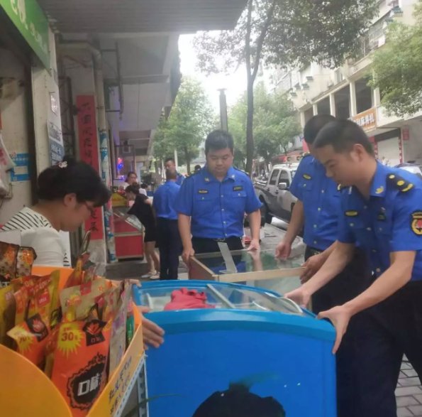 南通海门通报围抢老人甘蔗事件的背后，暴露了哪些问题？