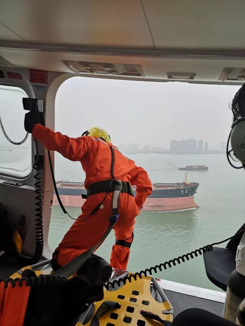 烟台海域一货船沉没9人遇难,造成此事故的原因是什么?