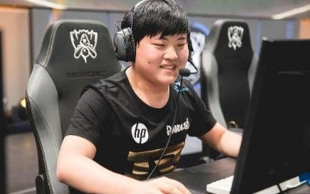 UZI有直播吗？在哪个平台？