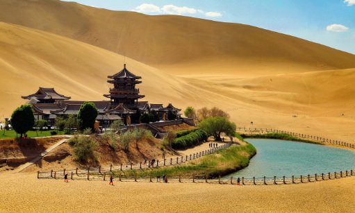 青海和敦煌的旅游包车是怎么收费的？有合适的路线推荐吗？