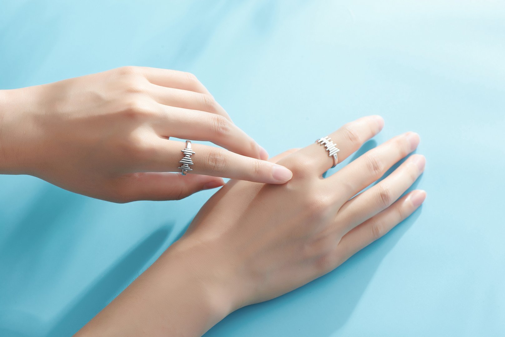 有些人的手心皮非常的粗糙，是哪些原因导致的？