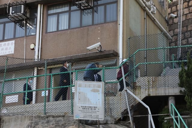 关于92岁李嘉诚携子孙拜祭亡妻一事，你有何看法？