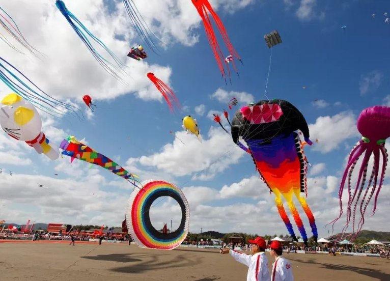 女童被风筝线卷飞具体是怎么回事?