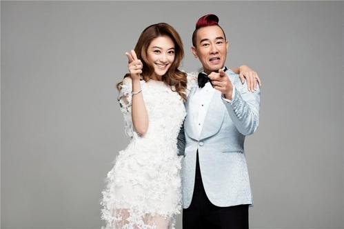 应采儿晒一家四口合照,网友对此有何评价?