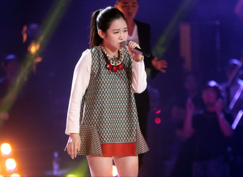 如何评价中国好声音萱萱pk姚贝娜？