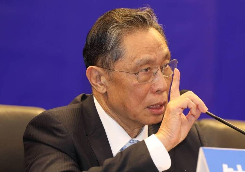 广州灯光秀夜空拼出钟南山肖像，钟南山为何受到万民崇敬？