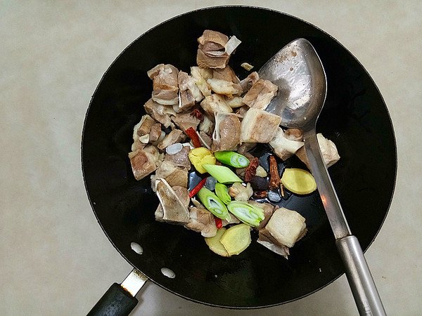 红烧羊肉的做法 最正宗的做法