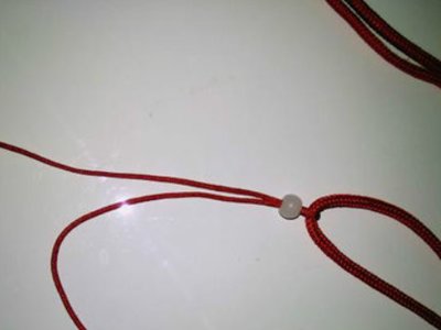 吊坠绳怎么系吊坠双线？