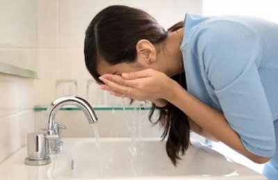 牙膏可以洗脸吗？