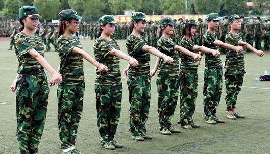 初一要军训吗？