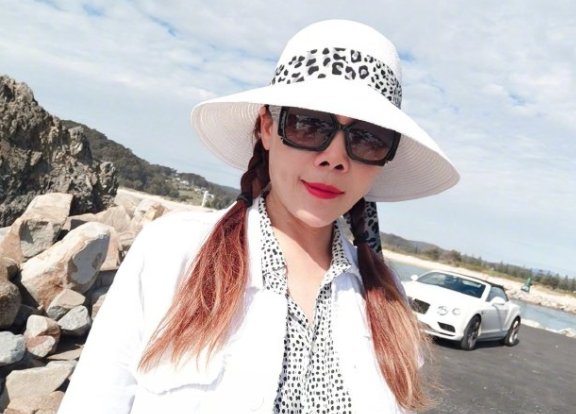 55岁田震近况曝光，曾因染病隐退歌坛，如今常年定居海外生活过的怎么样？