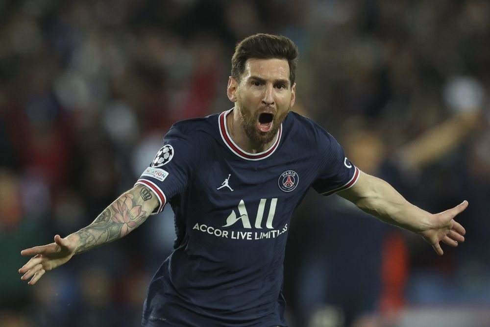 梅西在哪个足球俱乐部？