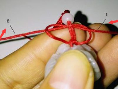 吊坠绳怎么系吊坠双线？