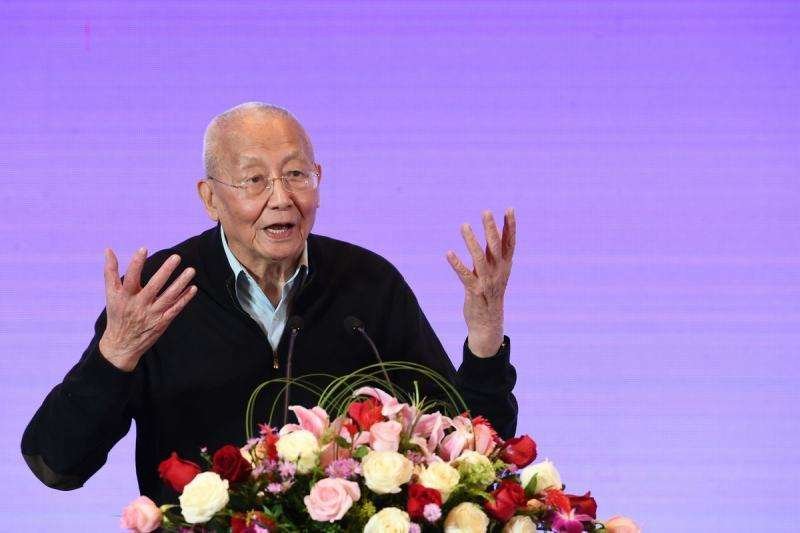 85岁的魏纪中逼走陈忠和，并打压郎平刘国梁，你对他有何看法？