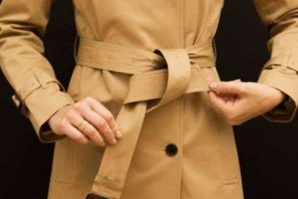 如何打蝴蝶结腰带图解