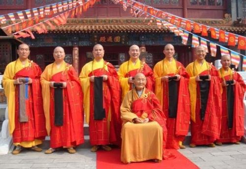 如何区分居士服与僧服