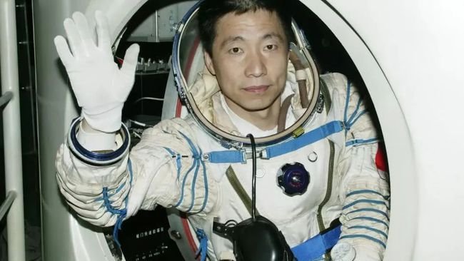 杨利伟回到地球后,17年为何不再上天?
