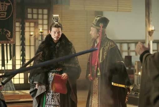 “曹子丹佳人，生汝兄弟，犊耳！何图今日坐汝等族灭矣”翻译 急急急急