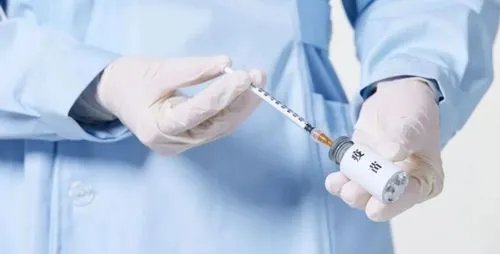 在打新冠疫苗第三针的时候,需要注意些什么?