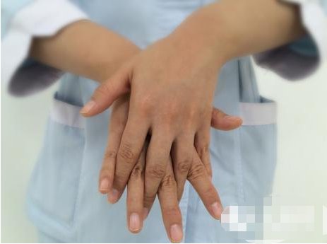 正确的洗手方式是?