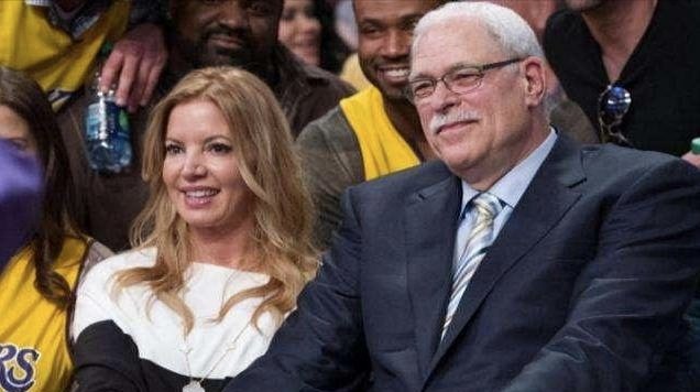 老巴斯6700万美元收购湖人,如今卖了值多少钱?