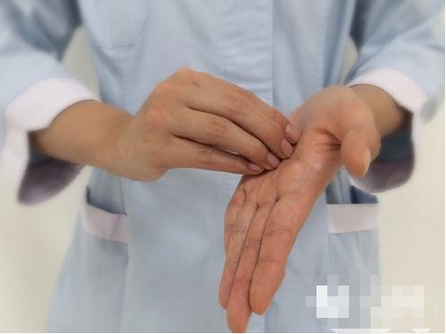 正确的洗手方式是?