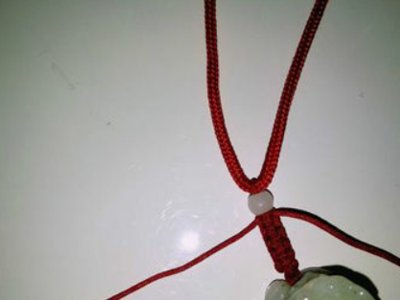 吊坠绳怎么系吊坠双线？
