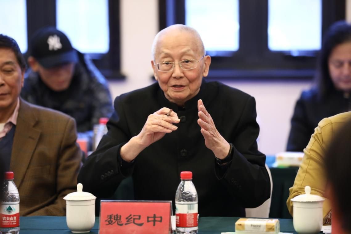 85岁的魏纪中逼走陈忠和，并打压郎平刘国梁，你对他有何看法？