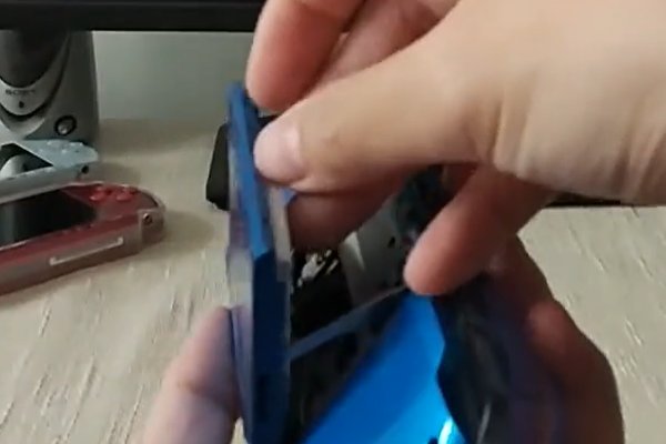 刚入手一部psp3000,怎么玩游戏?急~