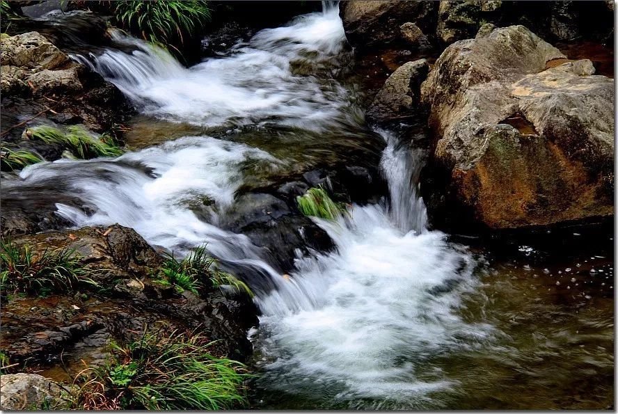 流水声是由什么产生的
