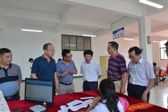 江西省粮食局的局领导成员